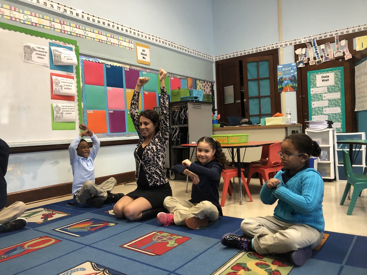MsBertonciniESL's tweet photo. Love Morning Meeting in K5! @WickMrsCrawford #wickproud #wildcat5 #circle https://t.co/Gv9TcLZ8EA