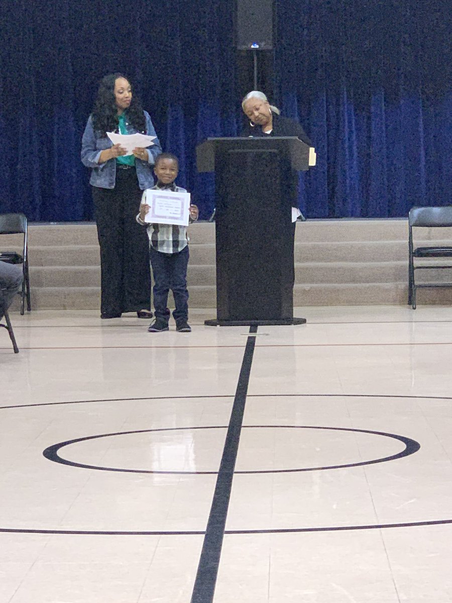 igniteindy2017's tweet photo. Congratulations  to all of our scholars who received Quarter 1 awards on Wednesday! Keep up the great work! 🏆❤️🏆🖤🏆💚🏆

#IgniteIndy #IgniteTheGenius #ElderDiggsKids https://t.co/UINJt1kgjk