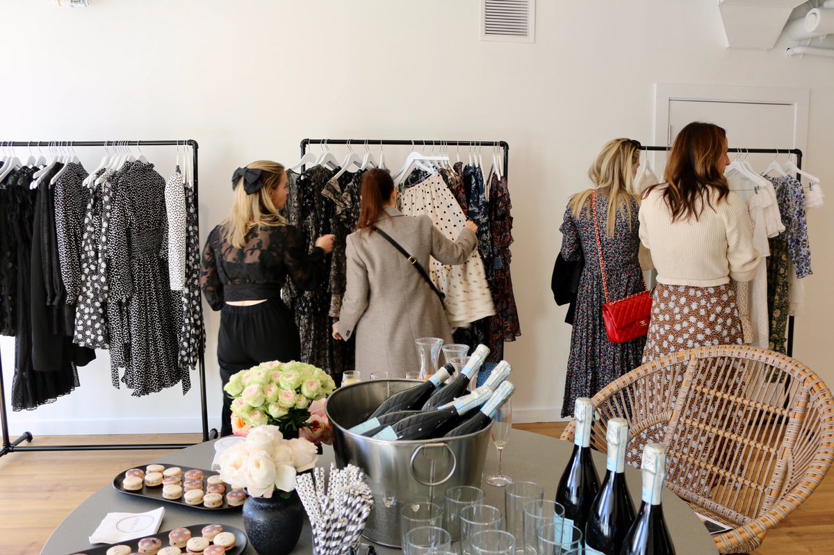 shopsenlis's tweet photo. WESTPORT was a success! Thank you to everyone who came to our first trunk show with ALALA. Stay tuned for more fun events in the future. 💕 

#SENLISxALALA #StylingYourDay #shopsenlis #senlisstyle https://t.co/HQMHNftU3S