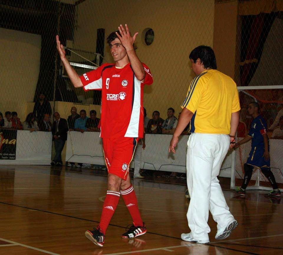 RegatasFutsal's tweet photo. #DH2013, en Trevelin #RegatasA se quedaba con el 3er puesto al vencer a #DonOrione por penales
Hoy los mismos equipos se entrenar en la semi siete años después y tres jugadores del Lago volverán a ser protagonistas: Matías Cassab, Mauro Albertini y Álvaro Figueroa
#VamosLago https://t.co/RQrrzuvXxS