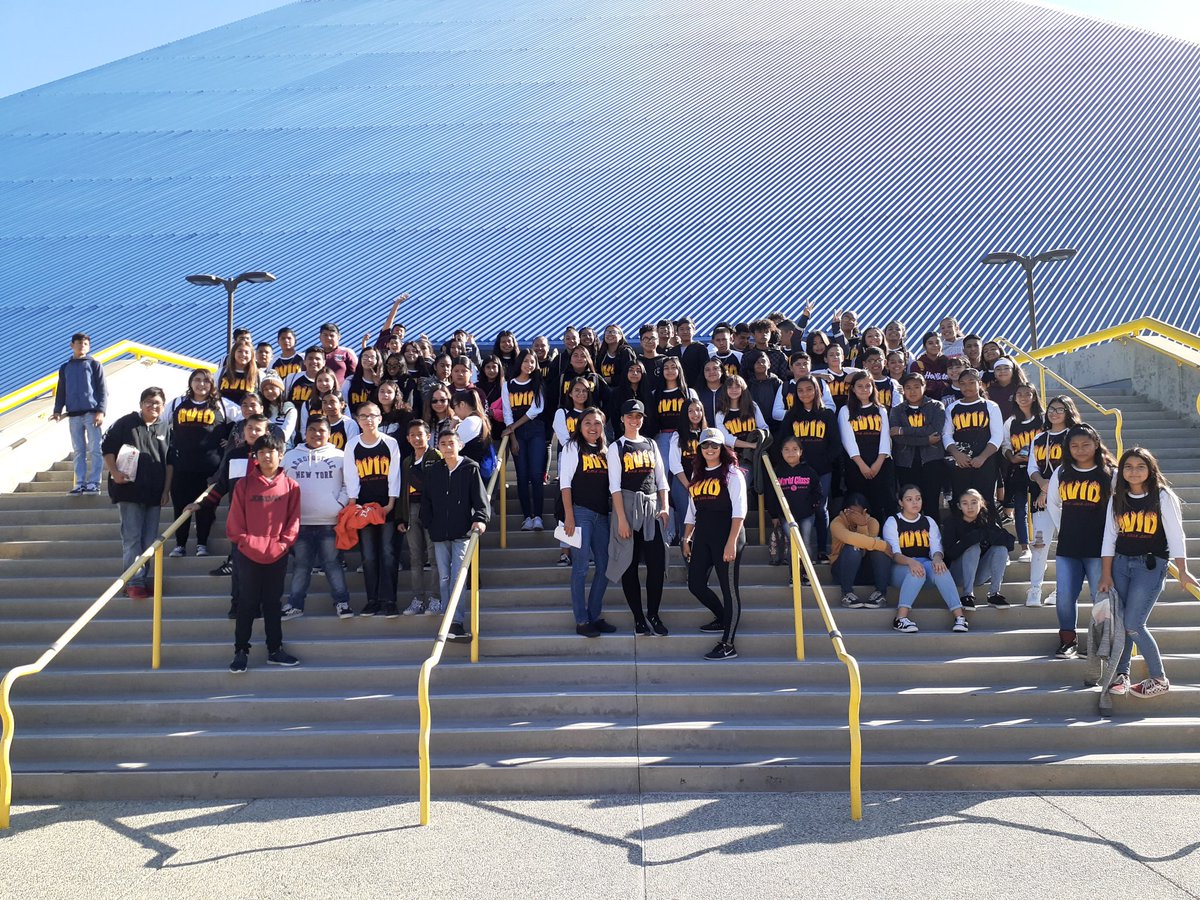 AVID field trip to CSULB with Ms. Miranda and Mrs. Cardoso.