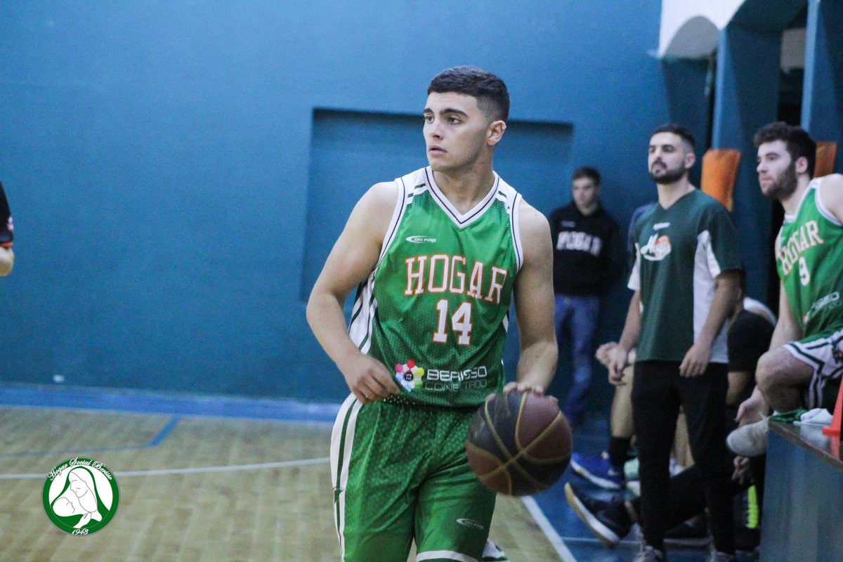 hogarsocialok's tweet photo. BÁSQUET 🏀| PRIMERA - Derrota para el Hogar 73-67 frente a Atenas B anoche en condición de local.

Párrafo aparte para  Edu Pendenza que en minutos arregló el aro que se había dañado en la entrada en calor.

📸 Álbum de imágenes en FB 👉🏼  https://t.co/6X5JryeIkS

#HogarCrece🇳🇬 https://t.co/FWpCZZgJt1