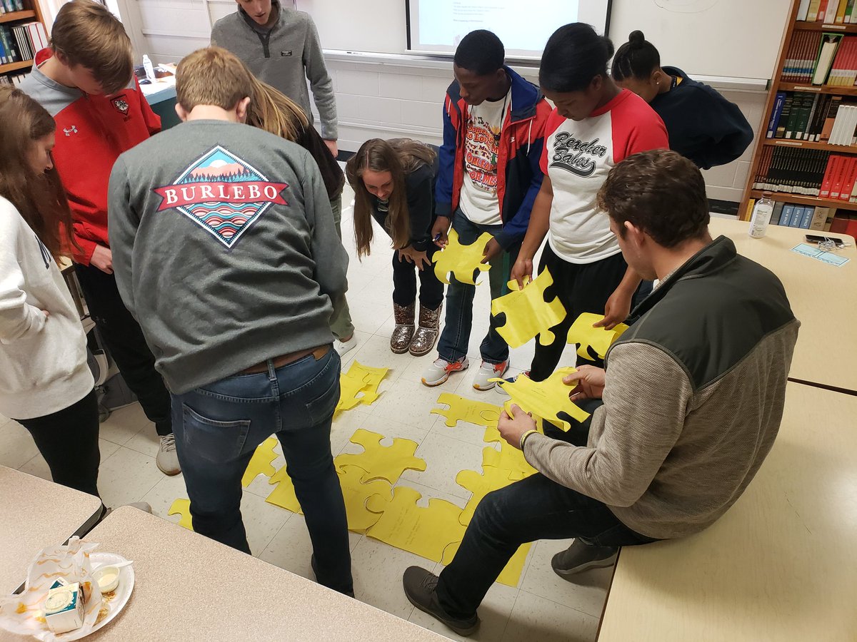 BltBulldog's tweet photo. Today the BLT discovered that even though everyone has different viewpoints and idea shapes, they can still fit together much like a puzzle to form a team. 
@Sikestonsports https://t.co/Mu5Ycuxdvu
