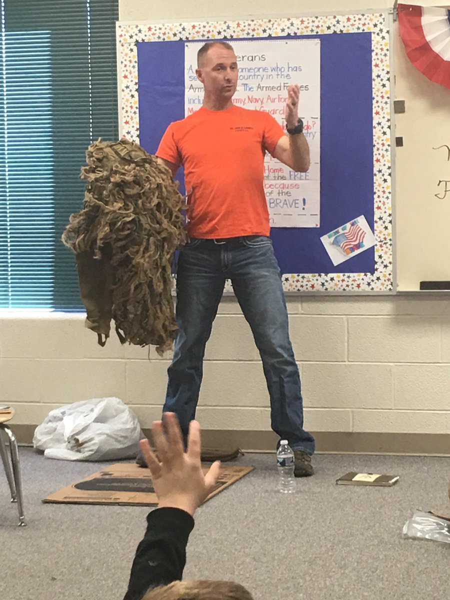RondaRonnie4's tweet image. Thank you Mr. Clemmons for speaking to our class today. Thank you for your service. 🇺🇸 #VeteransDay #teachCent @Cent_Tweets