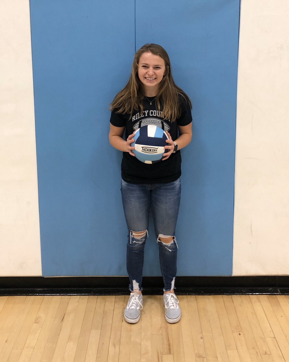 RileyCounty_HS's tweet photo. Congratulations to senior Sarah Thomson for earning 2019 All Mid-East League Honorable Mention for volleyball! @sarahlthomson12 https://t.co/RlZOMeoC16