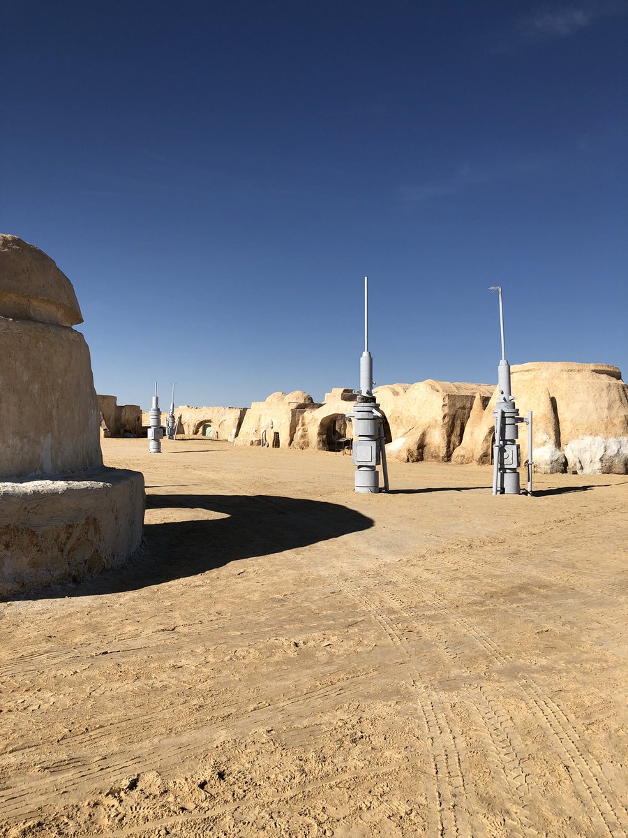 ouasselb's tweet photo. Les dunes électroniques loading... ça sera passera les 16 &amp; 17 novembre sur le décor de #starwars #OngJmal #Tunisie #MécénatMusical @SG_UIB @DunesElectro #ComeToDunes #ComeToTunisia https://t.co/NdK86dQHvG