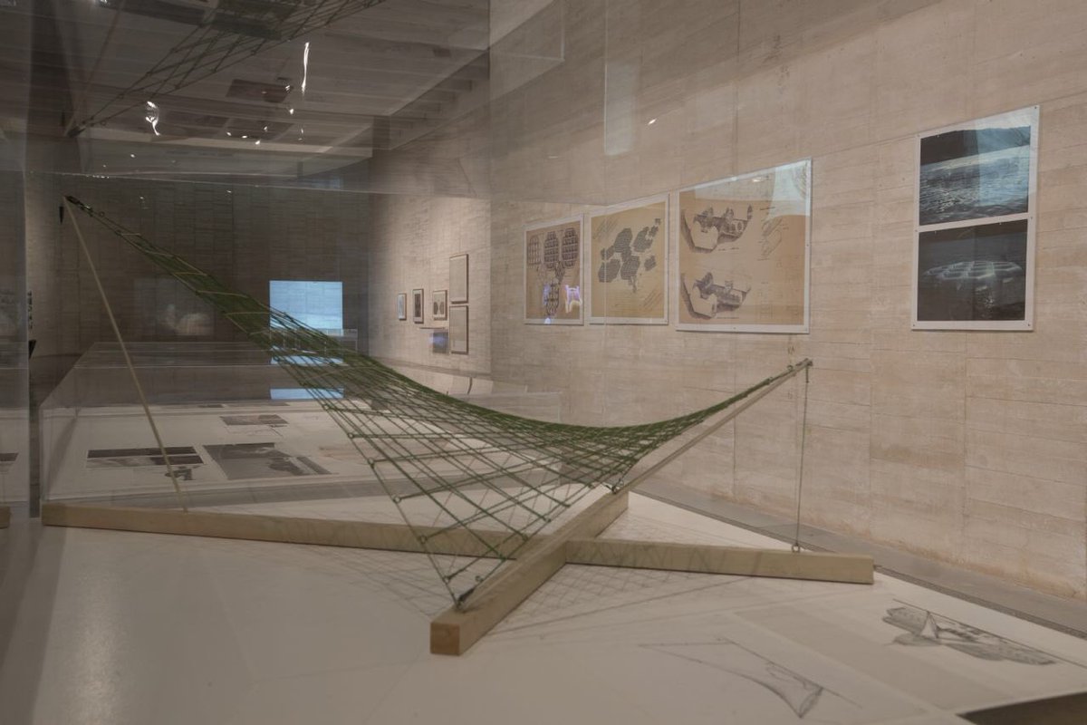 musacmuseo's tweet image. Hoy a las 19h, visita guiada simultánea hablada + Lengua de signos a la exposición #PradaPoole. La arquitectura perecedera de las pompas de jabón. Gratuita #arquitectura  musac.es/#exposiciones/…