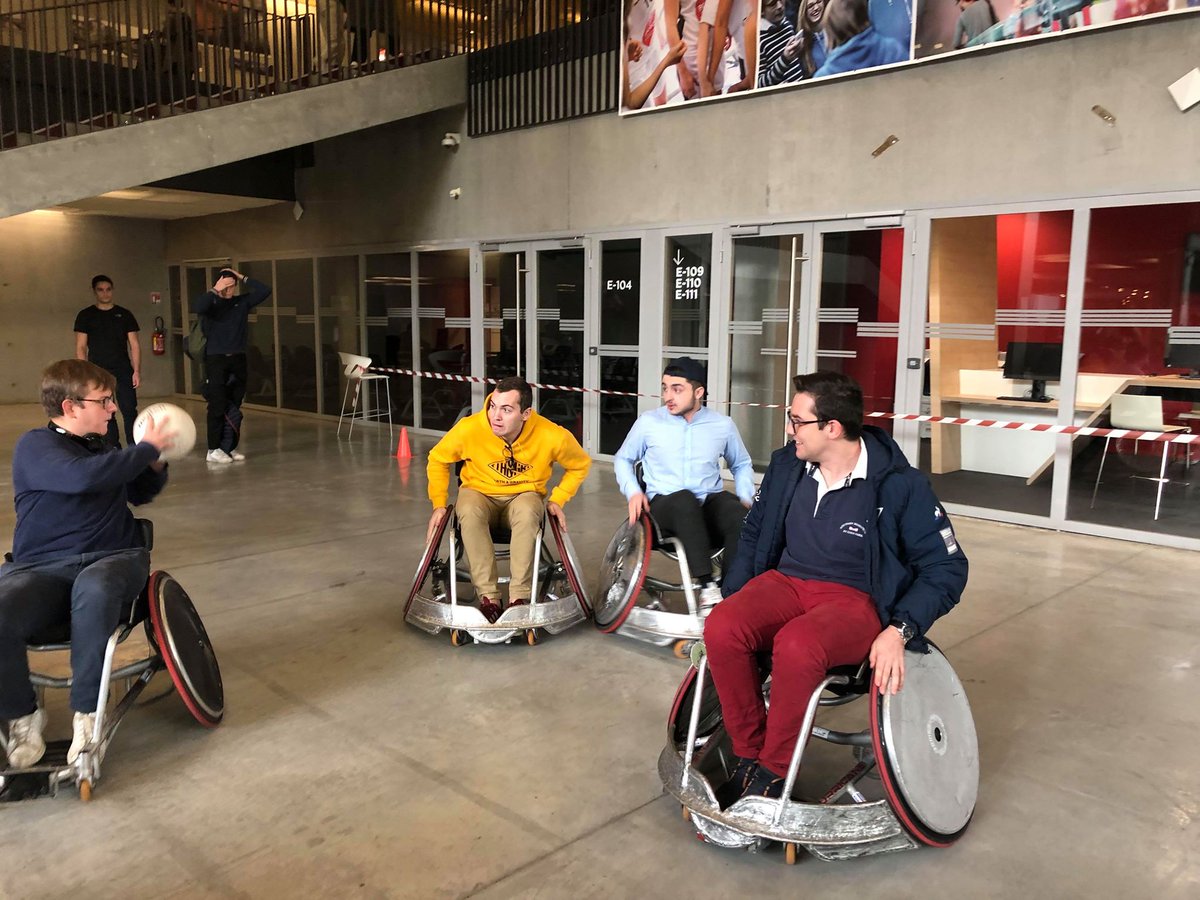 EDHEC_BSchool's tweet photo. L’#EDHEC et @musicall_edhec organisent la Journée de #Sensibilisation au #Handicap. L’objectif est de sensibiliser nos étudiants au handicap, en particulier à l’intégration des personnes handicapées en entreprise sur le thème de« La réalisation de soi ».
#Makeanimpact #HandiDay https://t.co/U8TFFvasiu