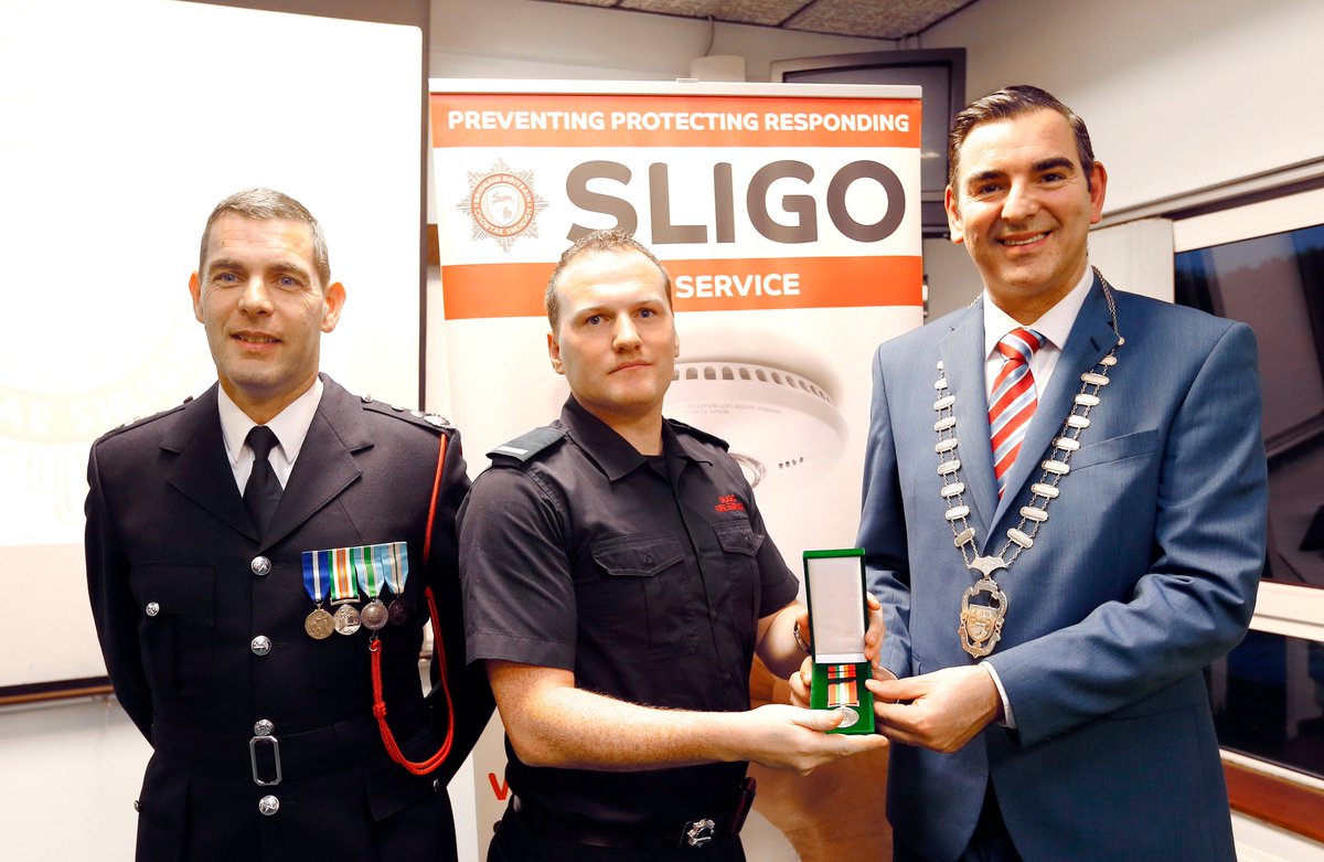 @OceanFmIreland @SligoChamber @sligococo Recieving the1916 Commerative Medal from Cathaoirleach Cllr @TomMacSharry are @FireSligo retired Fire Fighter David McLoughlin, ACFO Damien McSharry, Sub O Jason McLoughlin and Fire Fighter Brian O'Hara @sligococo