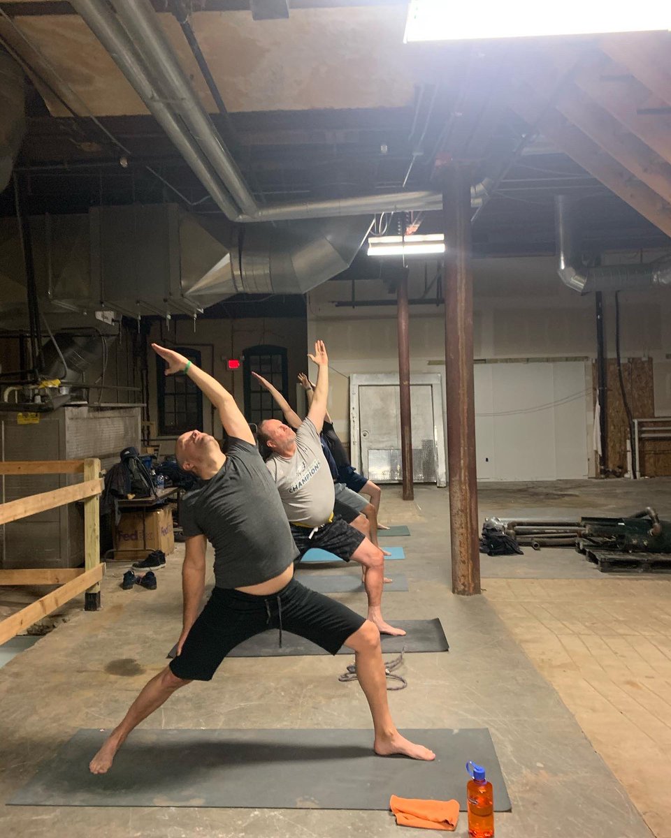 yogawithjake's tweet photo. Yoga fight-club, Philly. This time at a soon-to-be brewery.
#yogawithjake #yogaformen #yogafordudes #yogaforguys #menshealth #lululemonmen #bewellphilly #phillyyoga #phillyfitness #yoga  #fishtown_philly #phl #yogi #yogafun #yogagram #oldkensington #phila #fitspo #namaste #gainz https://t.co/kzESfdtJit