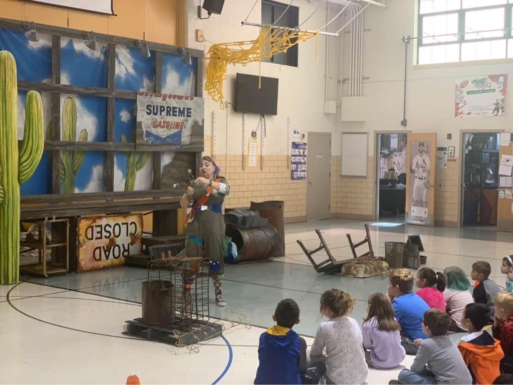 Kennerly Elementary School (@KennerlyFlyers) on Twitter photo 08/11/2019 15:17:11 Metro Theater Company visits Kennerly to perform the live performances of The Girl Who Swallowed A Cactus! Metro Theater Company visits Kennerly to perform the live performances of The Girl Who Swallowed A Cactus!