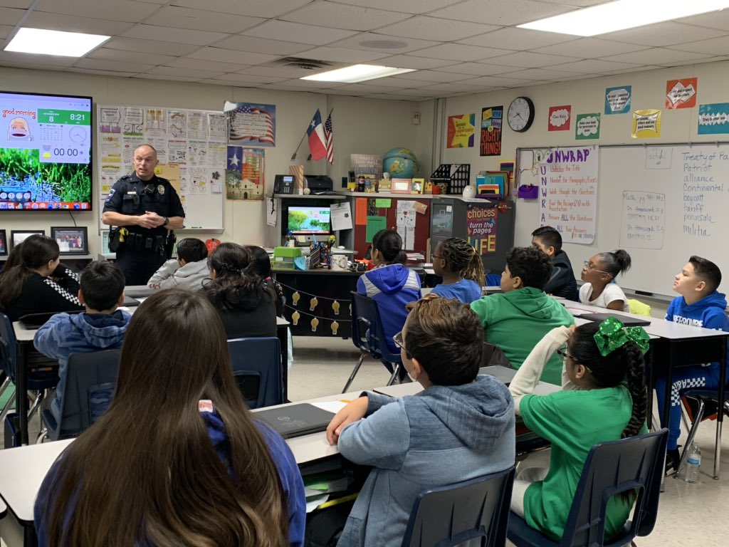 cindy_stanberry's tweet photo. Community Hero Day!! Sending a BIG thank you to Officer Sikes for coming and speaking to my class!! #gsotp https://t.co/ivLbNBNEoG