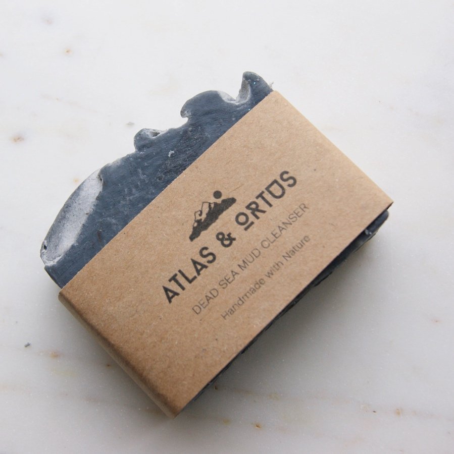 3. FOR SEASIDE SPA-LOVERS @homeofjuniper sell @atlasandortus's lovely Dead Sea Mud Cleanser - great for acne, moisturising and exfoliating dry skin. Wrapped in nothing but ethically-sourced tissue paper. Wit woo. Find more perfect gifts for sea lovers here seasoulblessings.com/2019/11/08/gif…