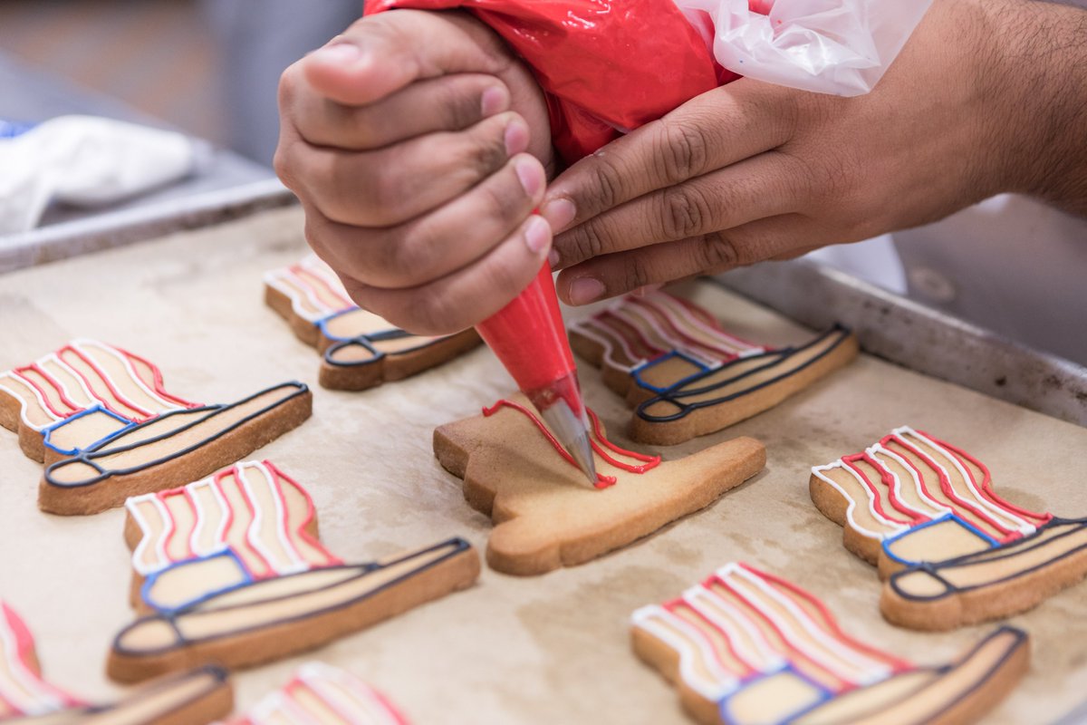 Apple Pie Bakery tweet media