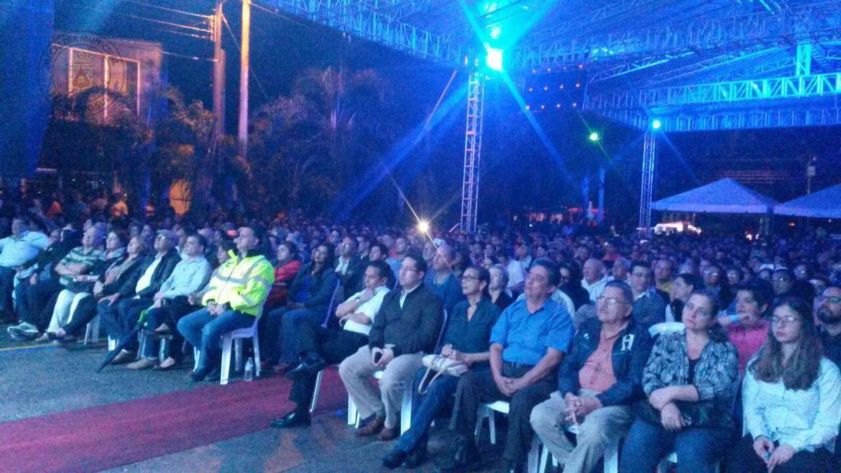 Hace cuatro años que iniciamos una aventura como ciudad , convertirnos en capital cultural y del arte , comparto los primeros pasos, con escaso público; hoy miles de Sampedranos asisten a los varios eventos que la ciudad ofrece . Si es posible construir, si lo hacemos Juntos!