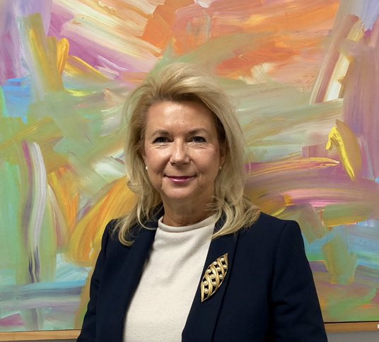 TARTA_Toledo's tweet photo. Please join us in welcoming our newest #TARTA Board Member, Mary Morrison! Mary represents 
@SylvaniaOH &amp; comes with vast career experience in management, community engagement and advocacy. 

Welcome to #TeamTARTA, Mary. We can’t wait to #BuildBetterTransit with you! 😄🚌 https://t.co/iamZxCK847