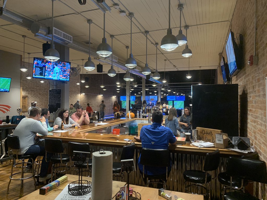 JacqueHaynes4's tweet photo. Old Towne Beer Hall joins Franklins list of cool boutiques restaurants and entertainment like 10 Pins- duck pin bowling! https://t.co/158vAHGwcm