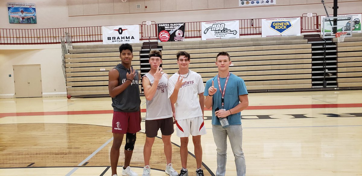 B_Mitch_15's tweet photo. A tradition unlike any other! Finished up the post-season 3v3 tournament in football class yesterday. Congrats to Team Gas led by Coach Browning on the upset over 3's only. #ridgefootball https://t.co/4LpiEINaiw