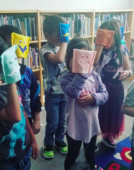 MeDeniseWild's tweet photo. Look at these awesome puppets! I love how unique each student's project is. No two are ever the same!
#sewingkidsXdenisewild #sewing #finishedobjectfriday https://t.co/ARtTy3MSox