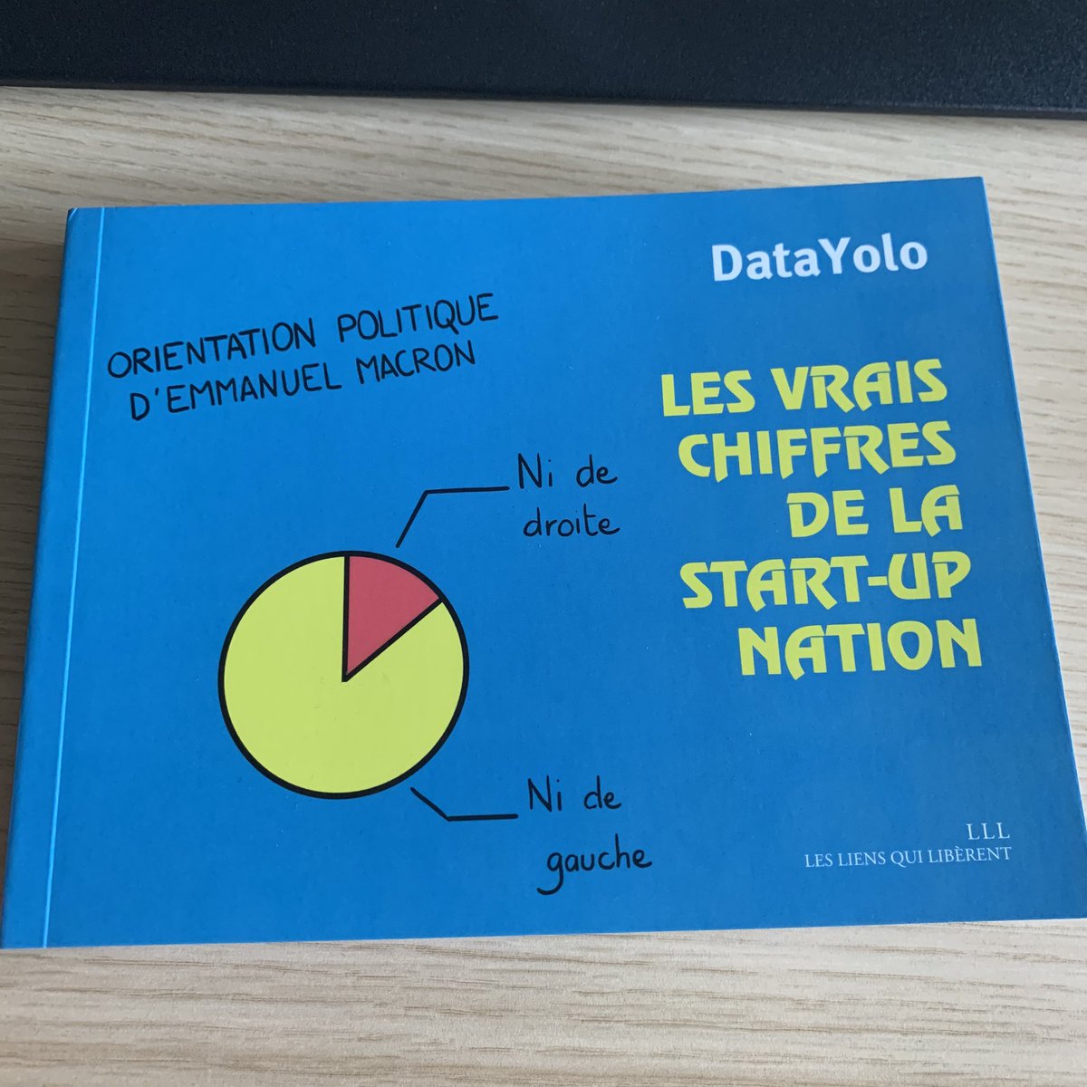 arnaud_jamin's tweet photo. L’excellent compte @DataYolo de Sophie Gindensperger est devenu un livre. 👌
#enmêmetemps https://t.co/7SHyN13WYf