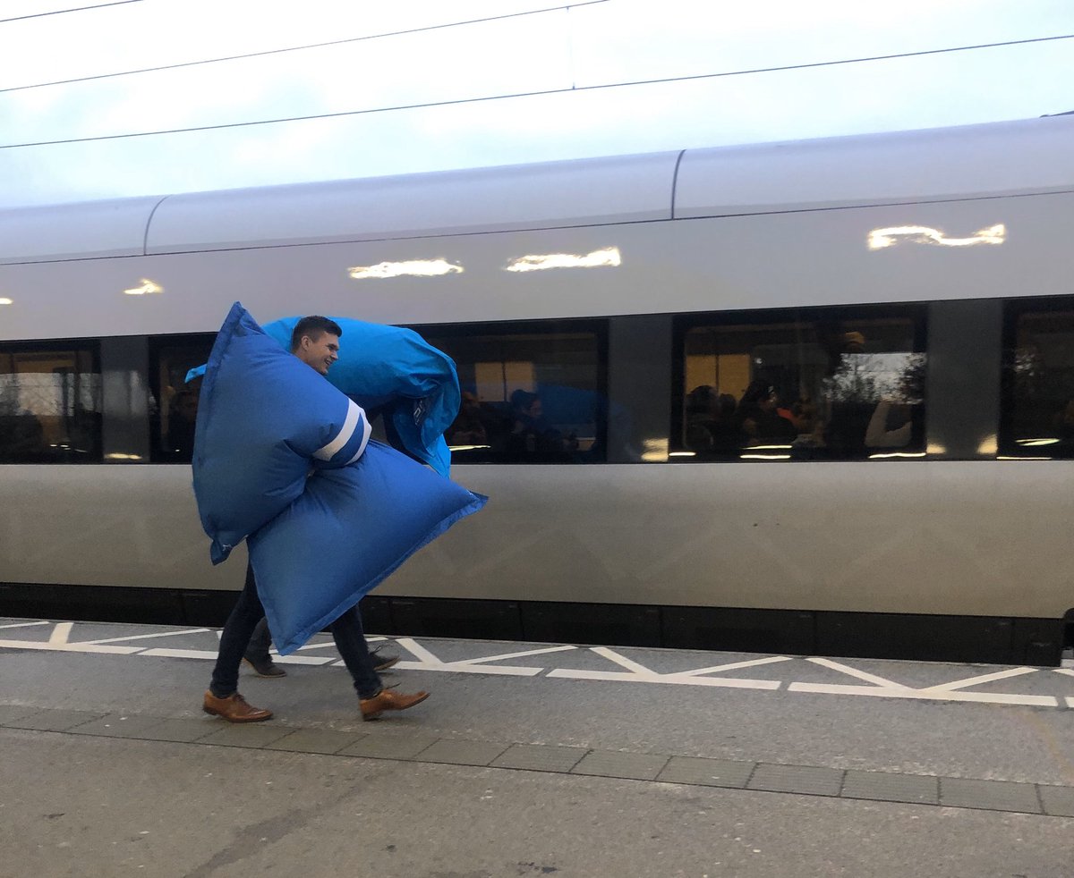 oredev's tweet image. Someone can’t get enough of Øredev.... And we hope you can’t either! 
Next week you can bingewatch the sessions on Vimeo or Youtube, sitting in your comfy Ø beanbag 👏 #oredev2019 #sleepwell #totallydrained