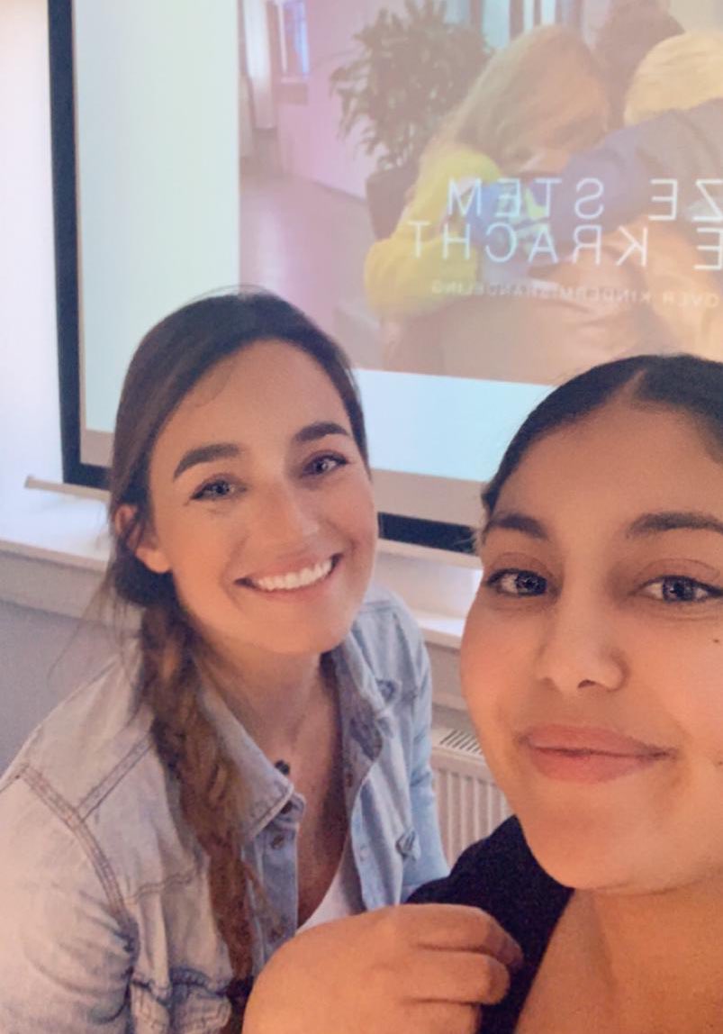 Wij hebben voorlichting gegeven aan Twentse gemeenteraadsleden. Dat heeft geleid tot een aangenomen motie in de Raad van Almelo. Deze draagt het college op om voorlichtingsbijeenkomsten met ervaringsdeskundigen op scholen te initiëren. Een mooie uitkomst van onze bijdrage! #trots