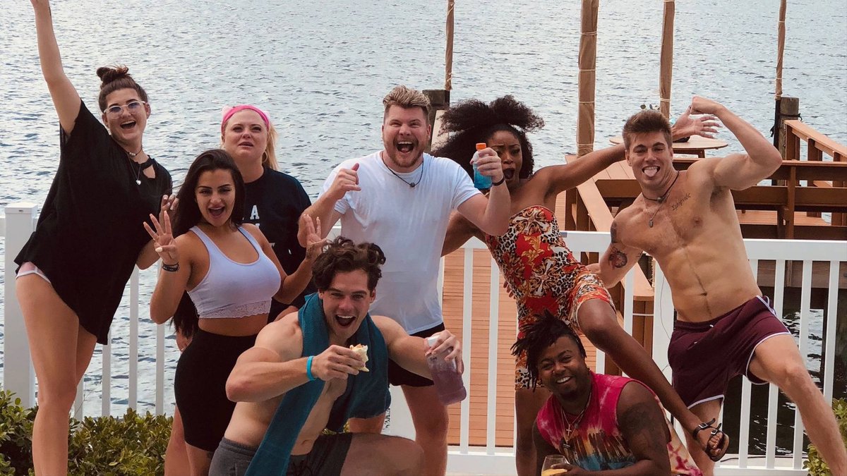 13:00 - 8 нояб. 2019 г. http://www.mtv.com/news/3142898/mtv-floribama-shore-nervous-live-...