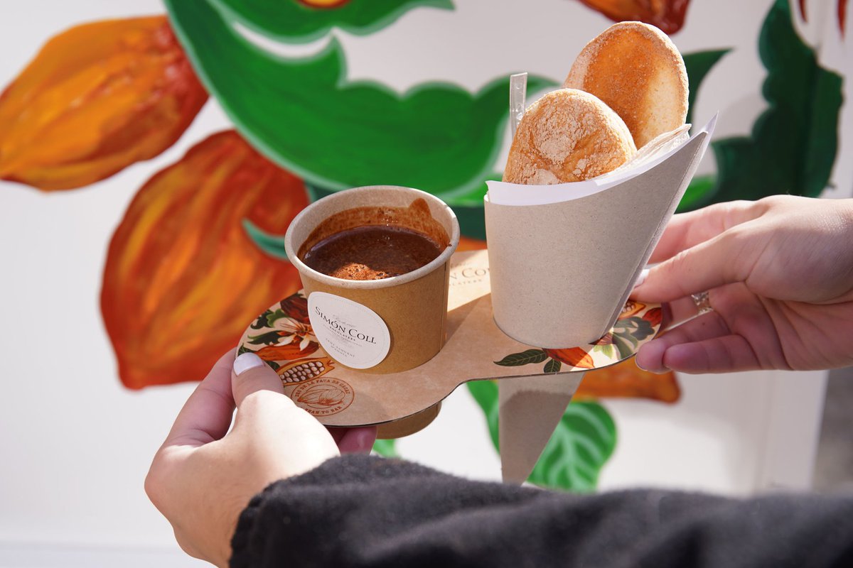 RECstores's tweet photo. Qui s'apunta a una xocolata desfeta amb melindros a @simoncoll_? Al pati Martí Enrich! 😋😋#rec020 #rec10anys https://t.co/IqfmNT1wF2