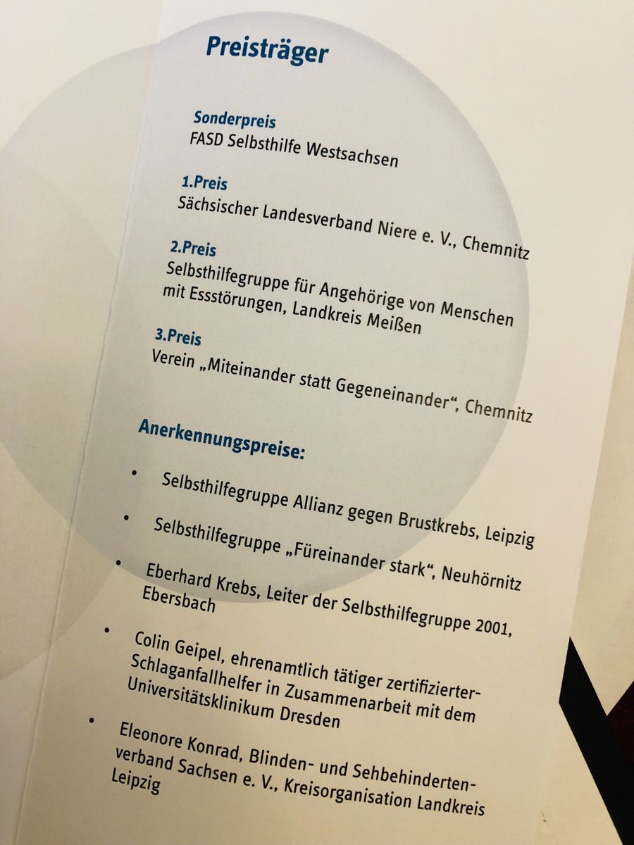 BARMER_SN's tweet photo. Herzlichen Glückwunsch allen Preisträgerinnen und Preisträgern des Selbsthilfepreises der Ersatzkassen in #Sachsen und großen Dank für Ihr Engagement  🙏🏽 Dank auch der #RockAG für die tolle Musik ❤️ 😊#Selbsthilfe #regionalstark https://t.co/CwbbmNwfQu