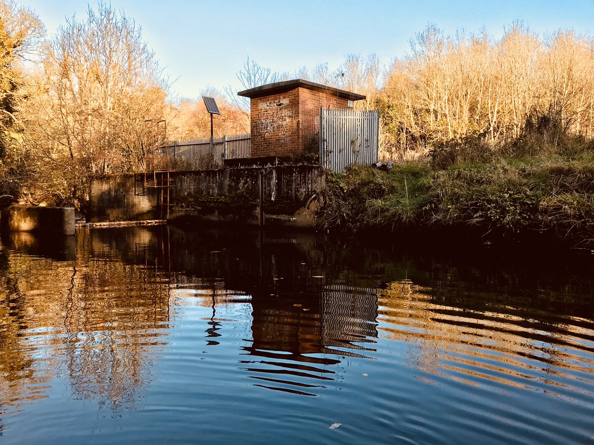 summerwading's tweet photo. Rotten Calder looking not so rotten today. Blue sky Friday. #Flowtracker #hydrometry https://t.co/kraiufDNcH