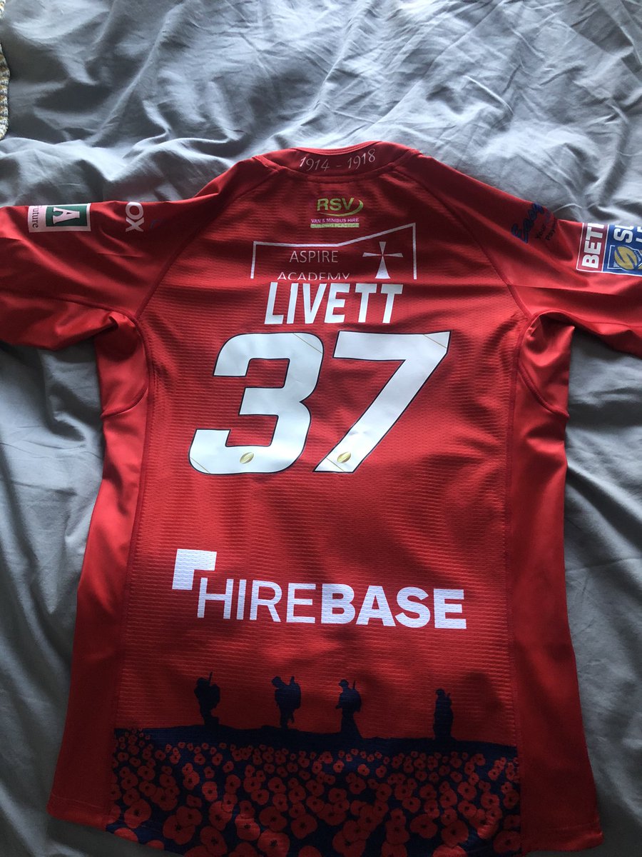 Harvey_Livett's tweet image. I’m giving away this Hull Kr poppy playing shirt🔥 All you have to do is follow me and give it a retweet &amp;amp; ill pick a winner Sunday night 👍🏻 will be sighed by myself 🔴⚪️