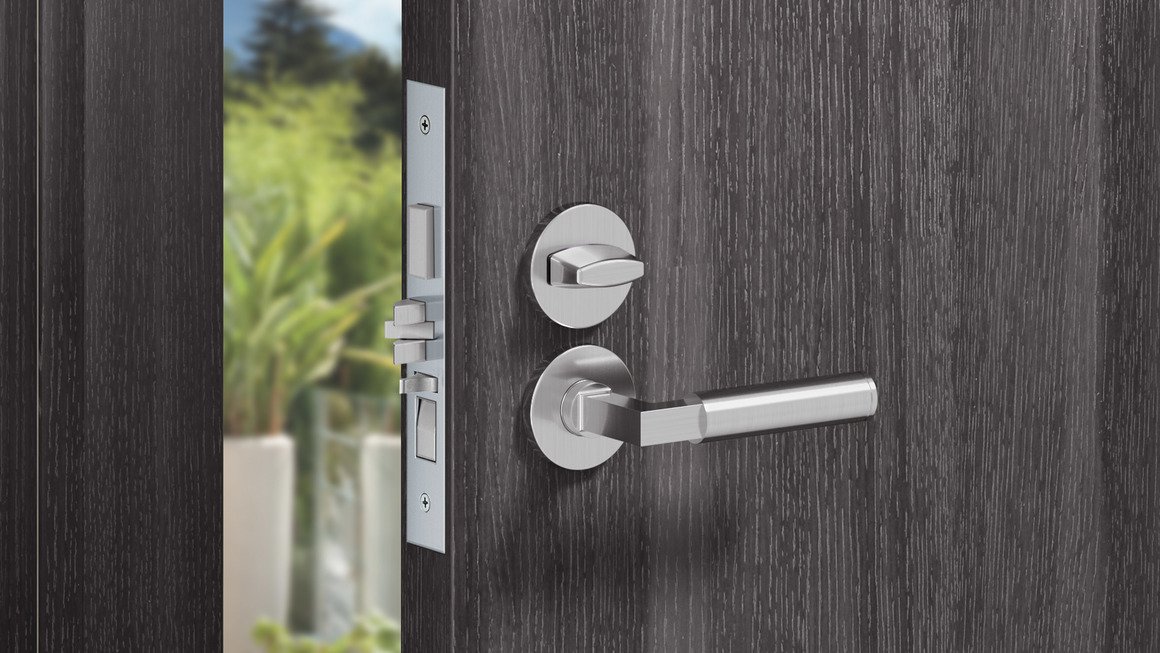 JCRDistributors's tweet photo. FSB offers Mortise, Tubular Latches and Deadbolts, Sliding Door Locks and Glass Door Locks. As well as trim sets for Multi-Point and Lift &amp; Slide Locks. https://t.co/sLV7WQC9ni