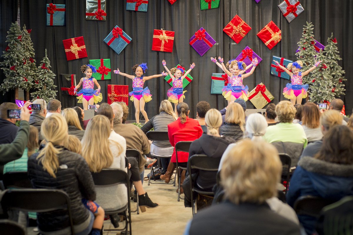 There will be a variety of singing and dancing to put you in the holiday spirit while you shop at the #GiftAndHobbyShow! Head to the Holiday Entertainment Stage to enjoy.