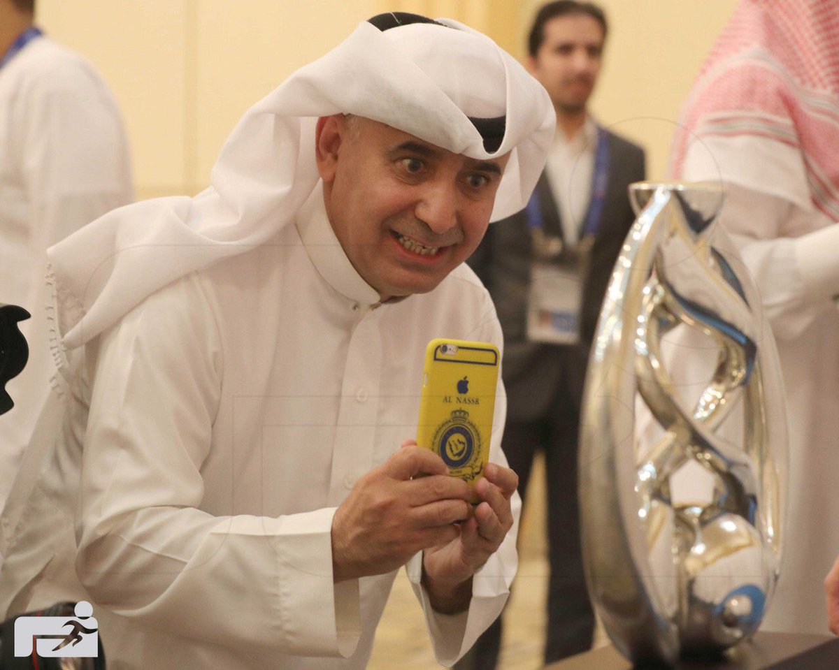 صحيفة الرياضية On Twitter عدسة الرياضية ترصد أحد الحضور في المؤتمر الصحفي الخاص بذهاب نهائي أبطال آسيا يوثق الكأس الآسيوية عبر جهازه الذي يحمل شعار النصر Https T Co 6ggbztlago