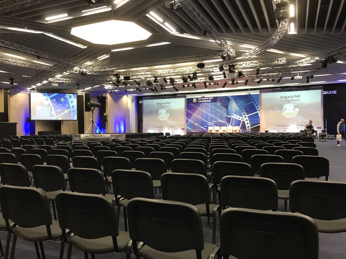 CalEvans's tweet image. #bgphp19 ok so this is the small room.