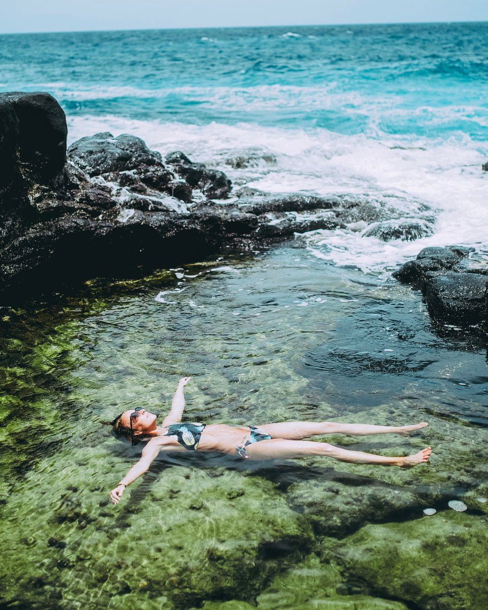 That feeling when it's #AlohaFriday. 😍