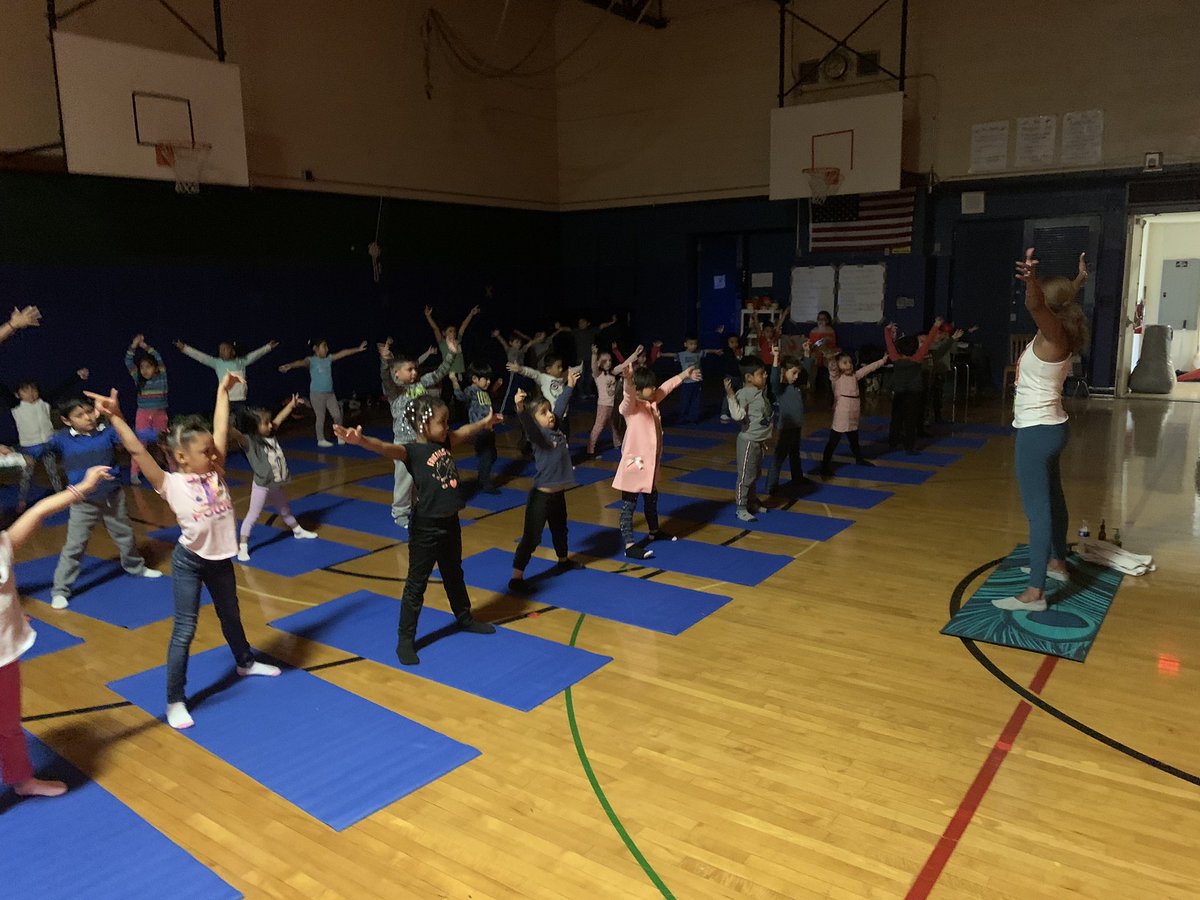 Woodside_PE's tweet photo. What a serene morning practicing yoga with Karen! @AD_Goldberg @PeekskillDevils @PeekskillCSD @PCSDSpecialSrvs https://t.co/dW2j3FQ5Wg