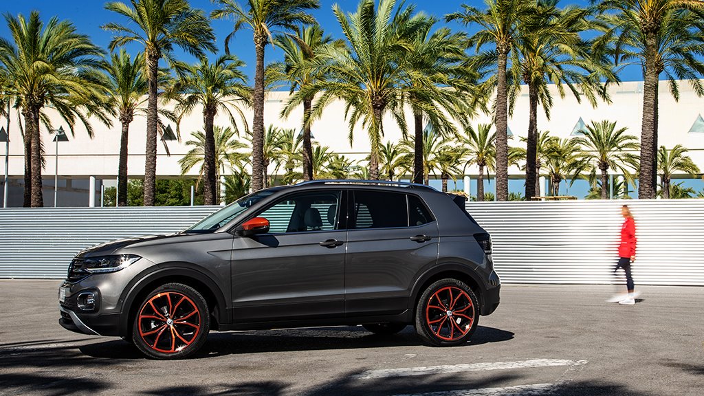 The all-new Volkswagen T-Cross, awarded Irish compact SUV of the year 2020. Fully prepared for the everyday. #vwtcross #volkswagen