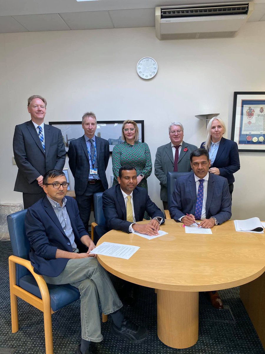 MOU signed between University of Bolton UK,  QiMET international UK ,Chitwan Medical College Nepal to run different PG Programs with brain share concept.