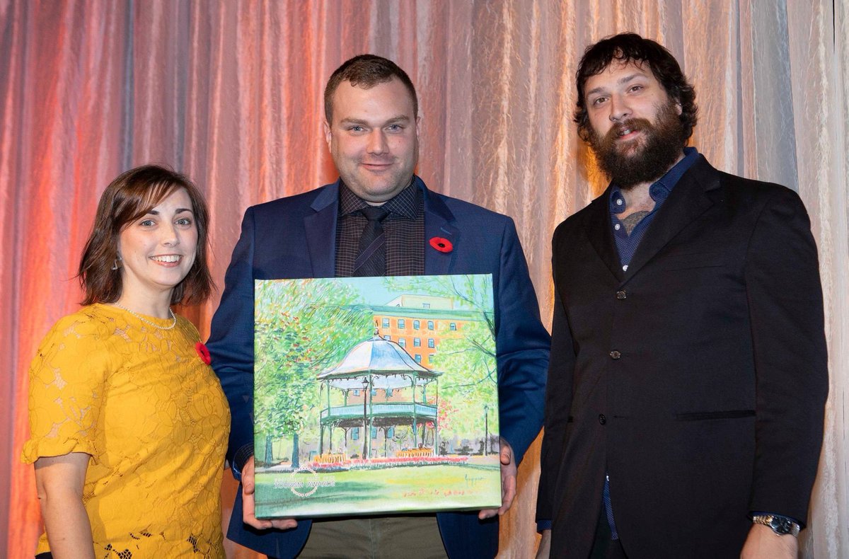 BreakoutSJ's tweet image. We had an awesome time at the 2019 Hospitality and Tourism Awards last night! We were so honoured to bring home the Locals Know award for “Best Attraction”! Thank you so much everyone and congrats to all the nominees and winners. #hsjawards19