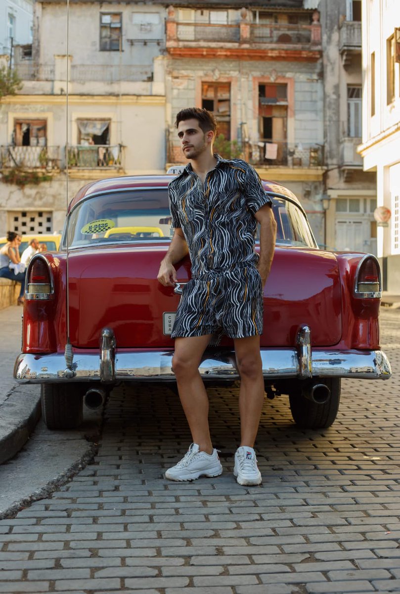 marcosfashion's tweet photo. Cuba life style 🇨🇺
Modelo: @reyner_official_ballet
Photo: @luisbuenfilviera
#mensfashion #menswear #menstyle #jumper #jumpsuit #cuba🇨🇺 #cubalifestyle #cubalife #streetwear #streetstyle #streetphotography  #picoftheday #men #dancemales  #boysofballet #dancewear #luisbuenfilviera https://t.co/Y057fAFAAI