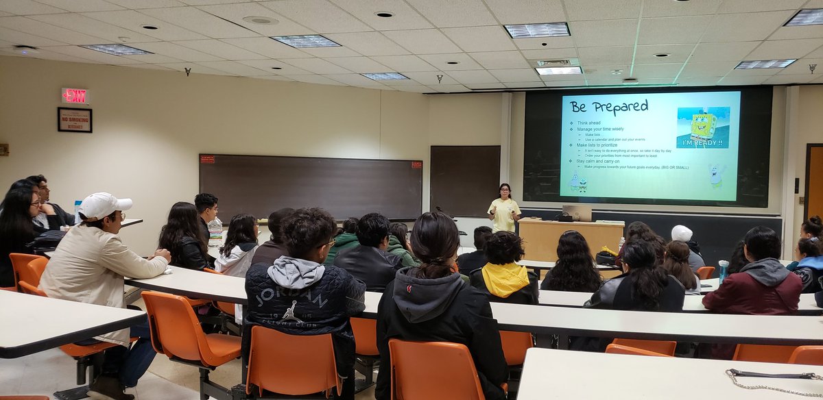 AkinsCCC's tweet photo. Happy First Gen Day!! Some First Gen students visiting UT Austin for a College 101 day! HOOK 'EM HORNS 🤘🏽 #firstGenDay #AkinsHS #CACFirstGen #CollegeTrip #ImFirst https://t.co/7E1tBKf9BD