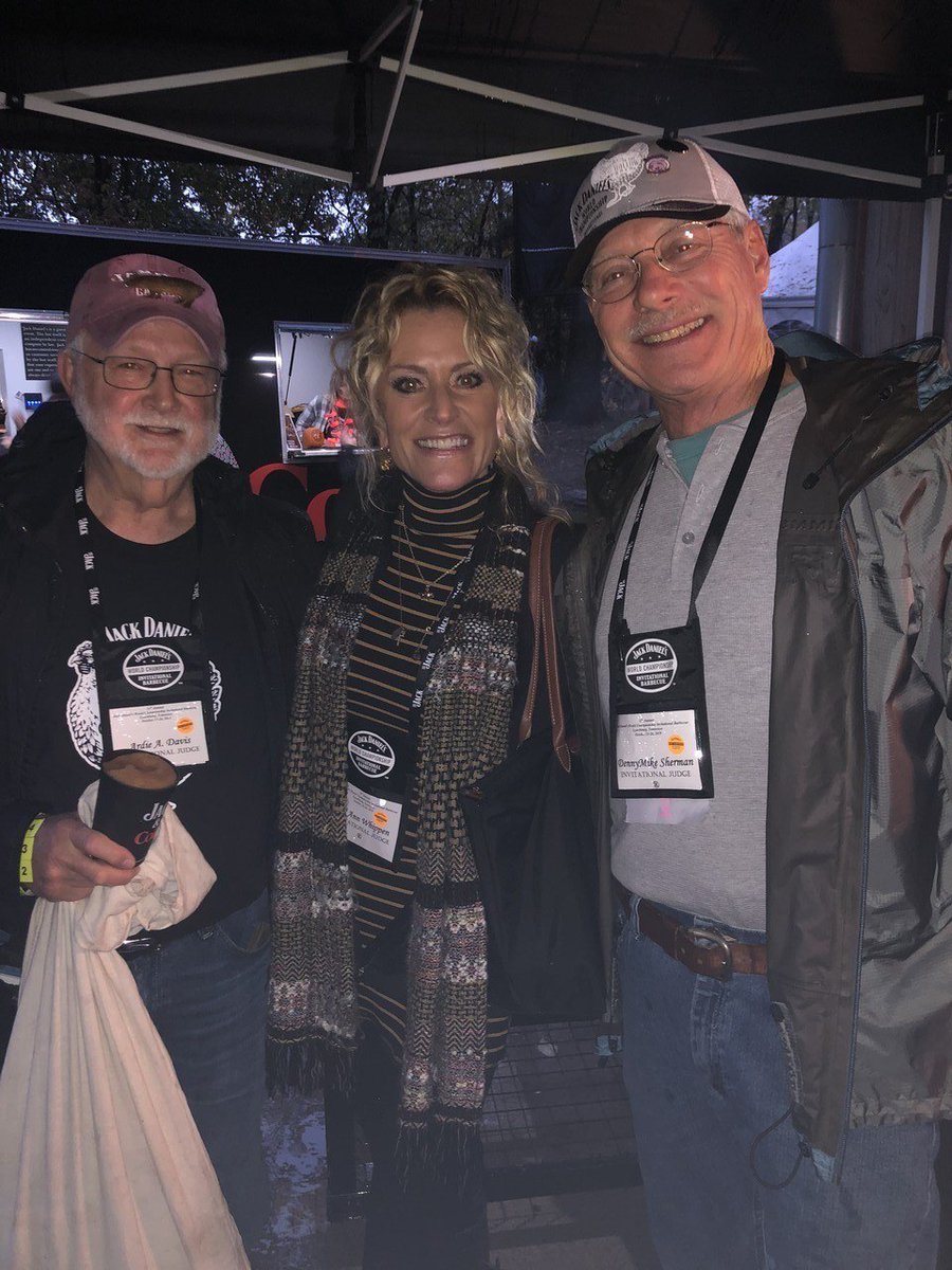 from left to right: 
Ardie Davis  -  AKA Remus Powers 
LeeAnn Whippen - One Of the winning-est lady Pitmasters in competition Barbecue - Former Owner of the fabulously successful Q in Chicago. wu.to/tLO4gi

me -DennyMike!