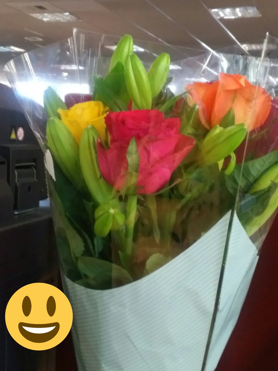I think we must be seeing a social movement of  #care beginning here <a href="/bhamcommunity/">@bhamcommunity</a> I am overwhelmed! Beautiful flowers to take me into the weekend. Thanks <a href="/cleary_suzanne/">Suzanne Cleary 💙</a>  you are a star!
