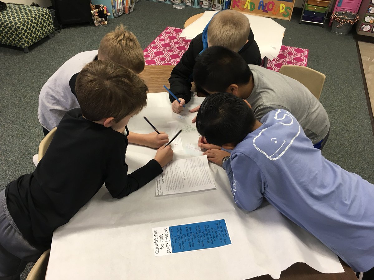 MrsMCommons's tweet photo. We loved doing a chalk talk to analyze mistakes made on our weekly test! I was so impressed when I saw students asking each other to prove their thinking! #chalktalk #analyzemistakes #deepenunderstanding #growinggreatness https://t.co/FRaUSUOcbN