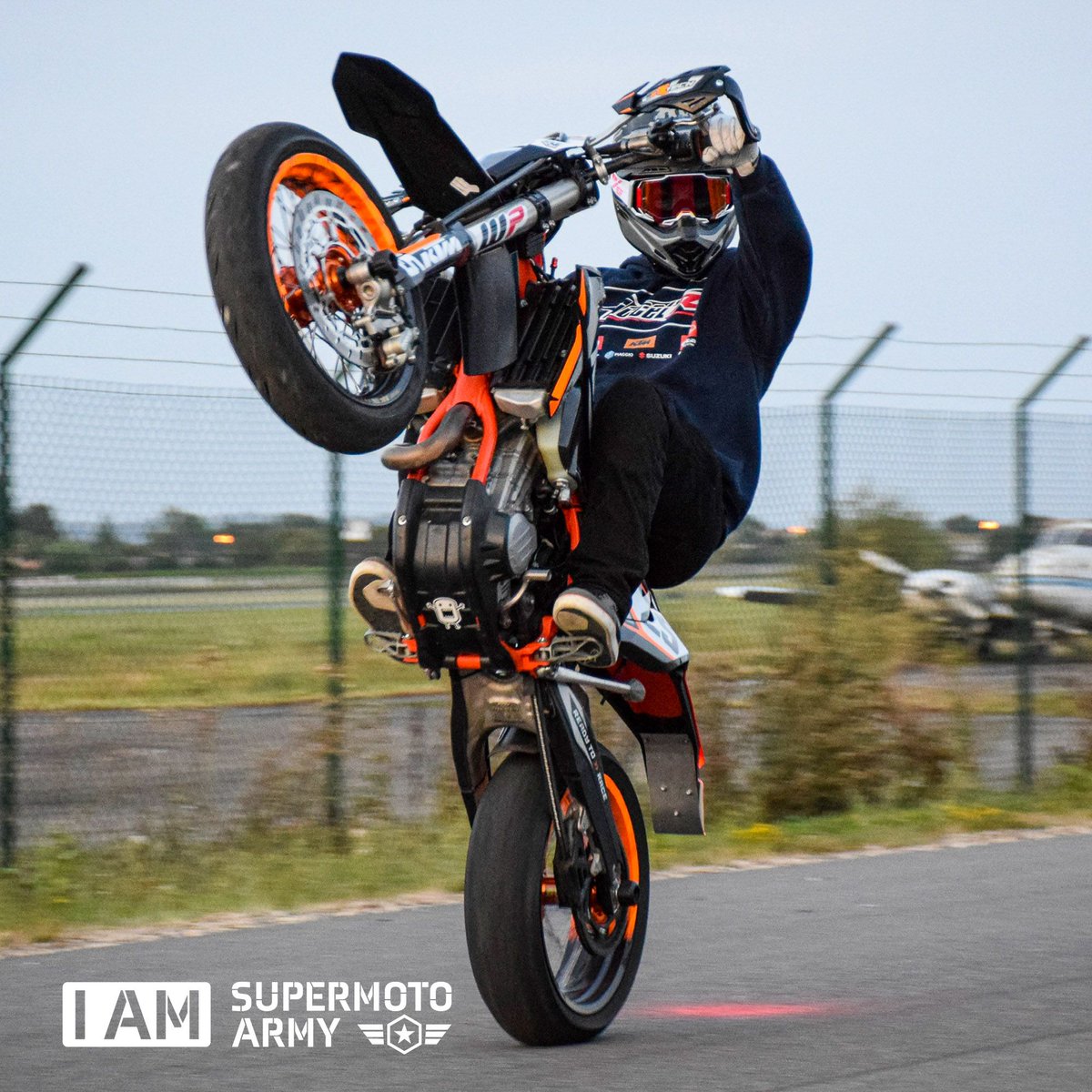 Something to get you into a weekend mood with #nico.ktm.47 😈 picture by our own <a href="/maxitytv/">𝐌𝐀𝐗𝐈𝐓𝐘 | 🤟🏻</a> man of many talents 😎 thanks to both of you 🙌🏼 
Vote at supermoto.army/vote
#ridestronger #iamsupermotoarmy