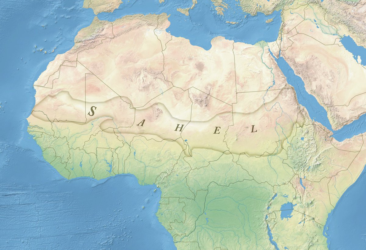 La zona de transición entre el Sahara y la Sabana se denomina "Sahel". Para nuestro caso, en Sudán esta división no es sólo natural, es también política. La expansión árabe durante la edad media tuvo severas dificultades para cruzar esta región e imponer su cultura.