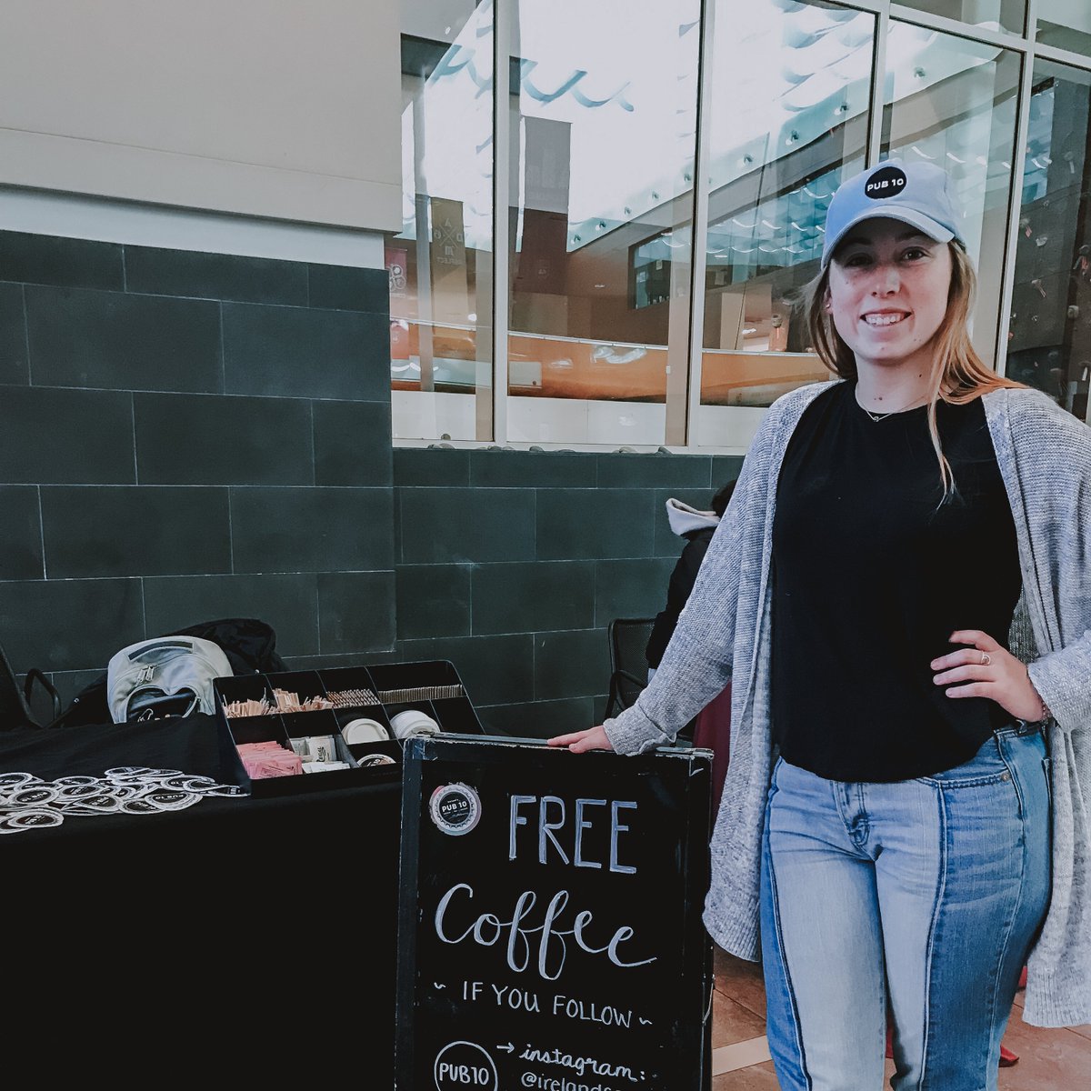 🗣 FREE COFFEE IN DAMEN UNTIL NOON! 🗣