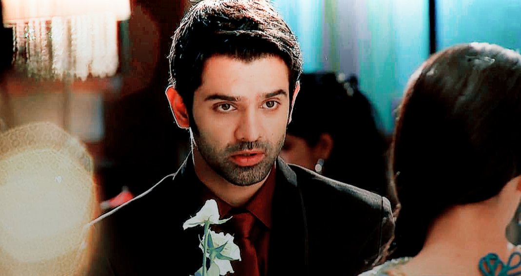 "Khushi agar tumhari Chai aur Biskut ke important conversation khatm ho gyi ho to Akaash aur Payal ke baare me baat kar skte hai ?"I love this Girl  #BarunSobti  #SanayaIrani  #IPKKND  #Arshi