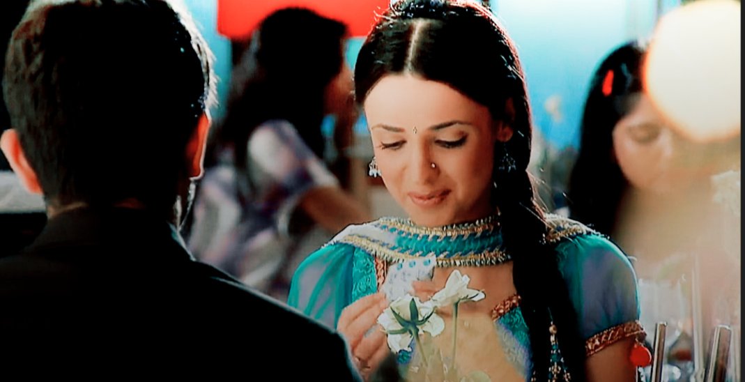 "Khushi agar tumhari Chai aur Biskut ke important conversation khatm ho gyi ho to Akaash aur Payal ke baare me baat kar skte hai ?"I love this Girl  #BarunSobti  #SanayaIrani  #IPKKND  #Arshi